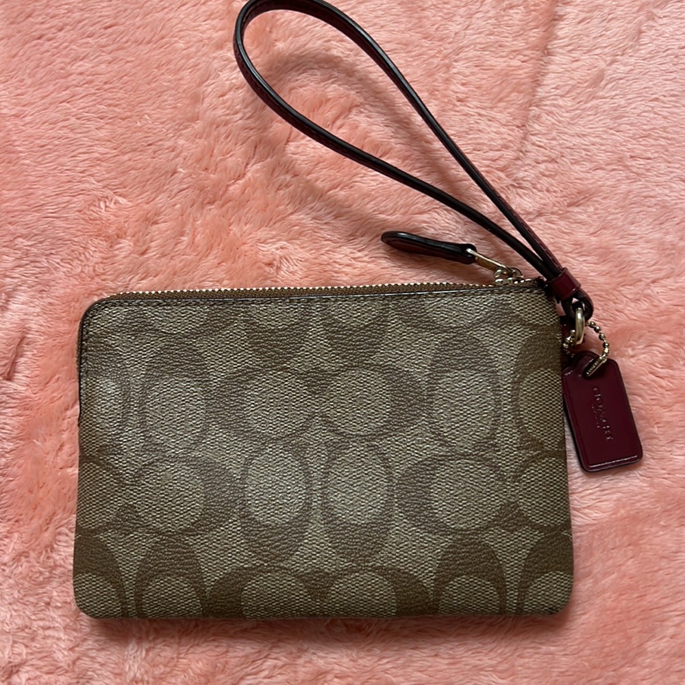 Coach wristlet - Picture 2 of 3